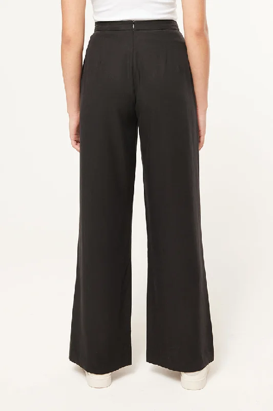 Huffer Staple Pant Black