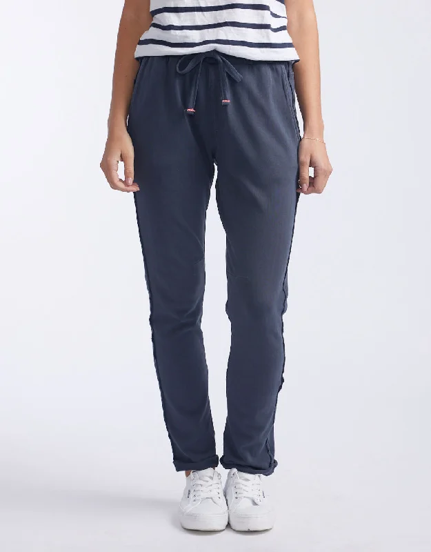 Off Duty Jogger - Washed Navy