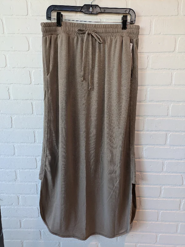 Skirt Maxi By Clothes Mentor In Brown, Size: 16