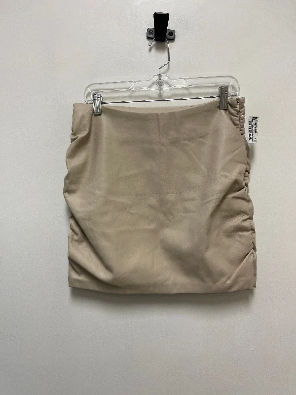 Skirt Mini & Short By Clothes Mentor In Beige, Size: M