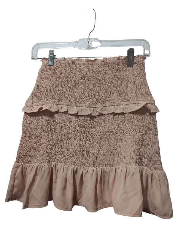 Skirt Mini & Short By Clothes Mentor In Tan, Size: S