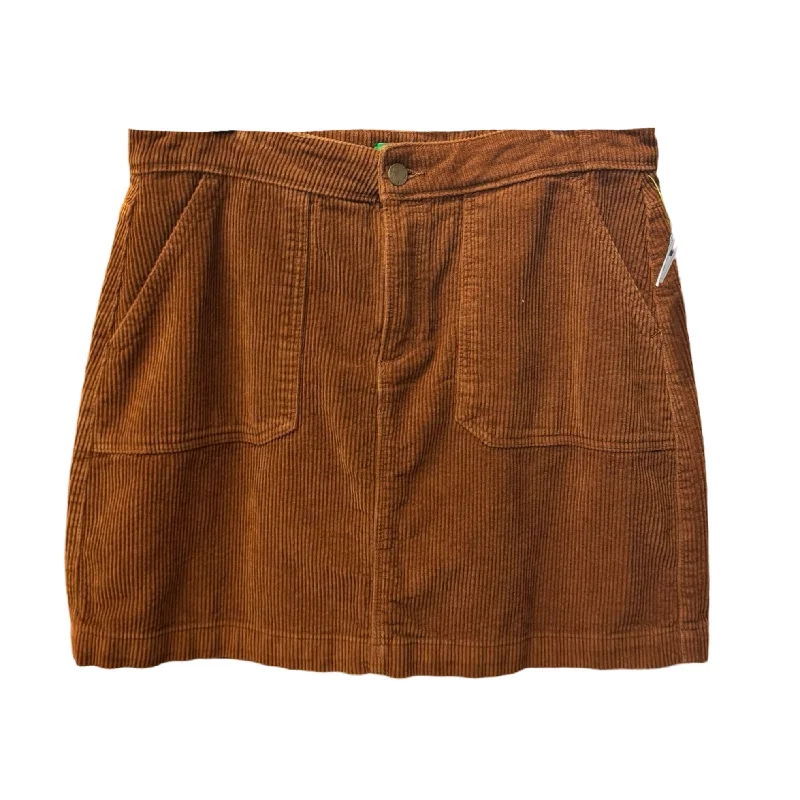 Skirt Mini & Short By Dip In Brown, Size: 12