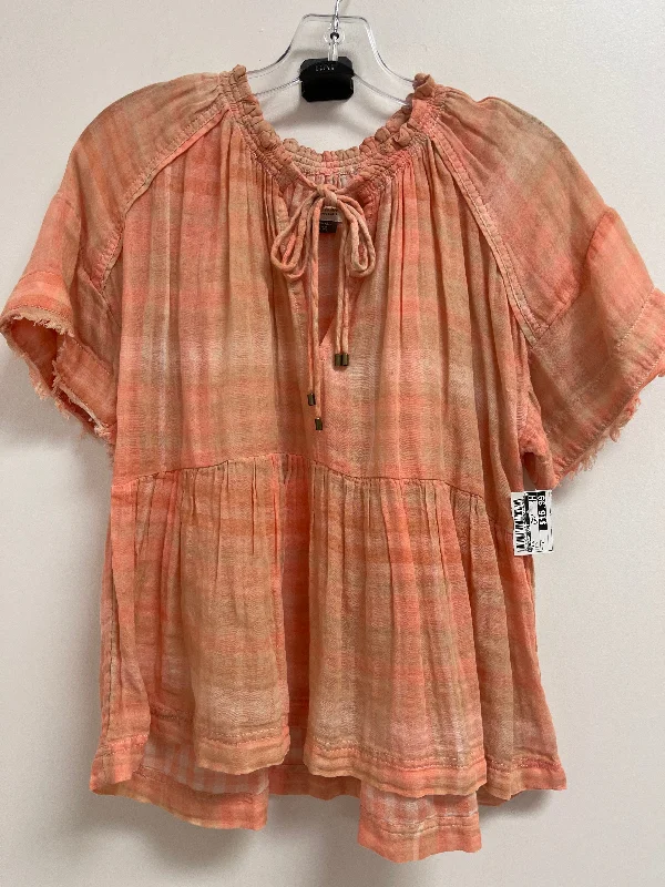 Top Short Sleeve By Anthropologie In Coral, Size: Xs